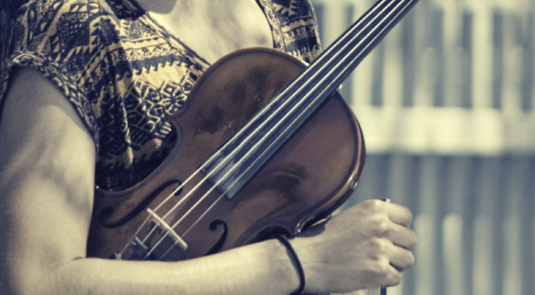 小提琴初學(xué)者買10000元的琴值得嗎？